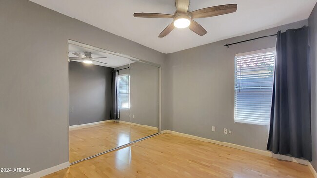 Building Photo - 8817 E Dahlia Dr