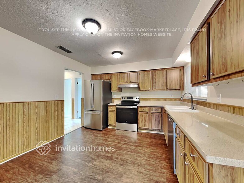 Building Photo - 3504 Yale Cir
