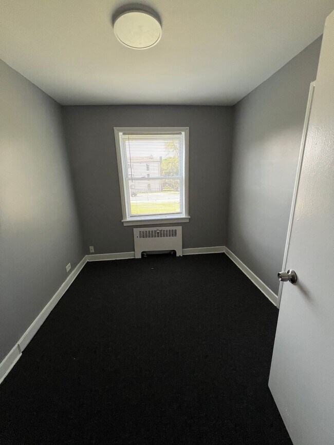 Interior Photo - 4208 S Michigan Ave