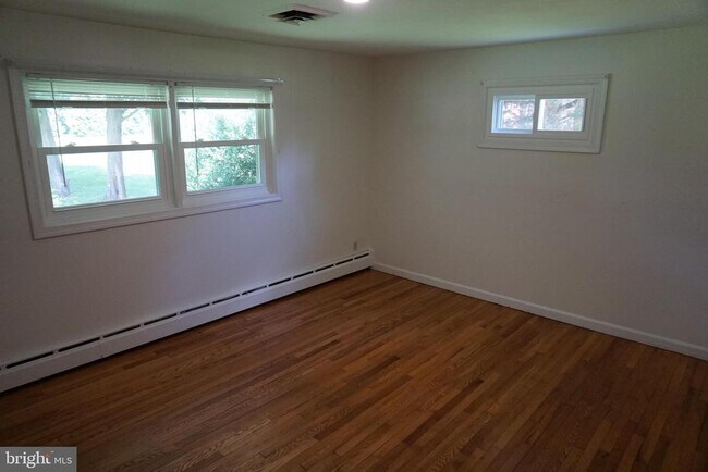 Building Photo - 1306 Saluja Hill Ct
