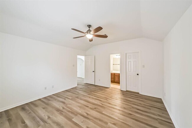 Building Photo - 1202 Maroon Ln