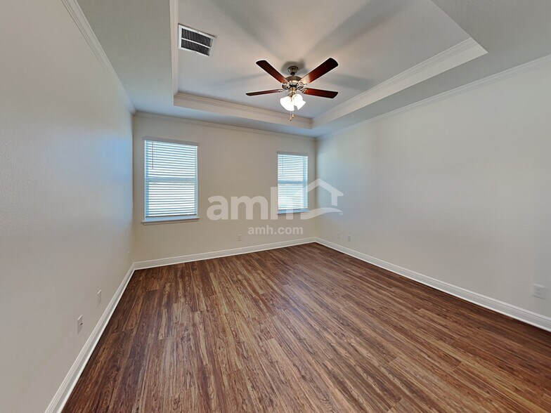 Building Photo - 915 Heavenly Dr
