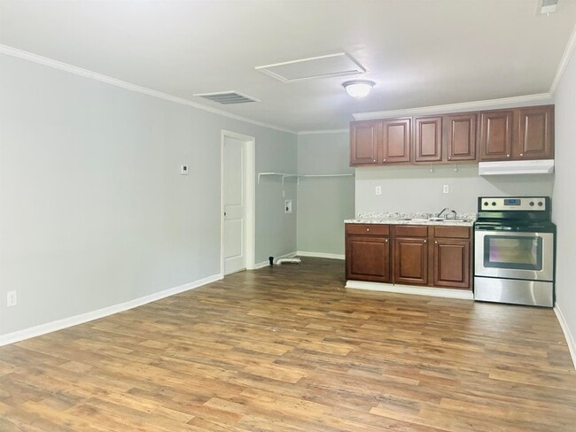 Building Photo - 409 Orange St