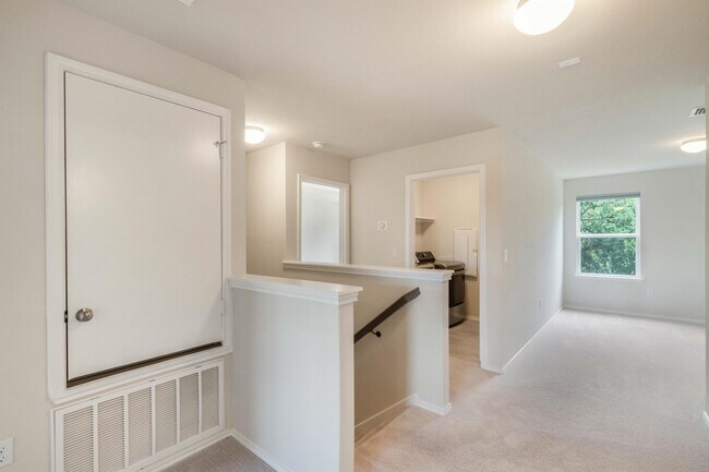 Building Photo - 10402 Abana Way