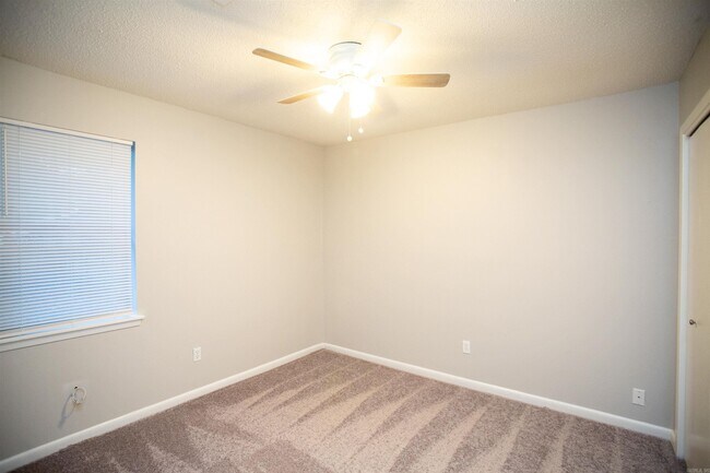Building Photo - 307 Trumpler St