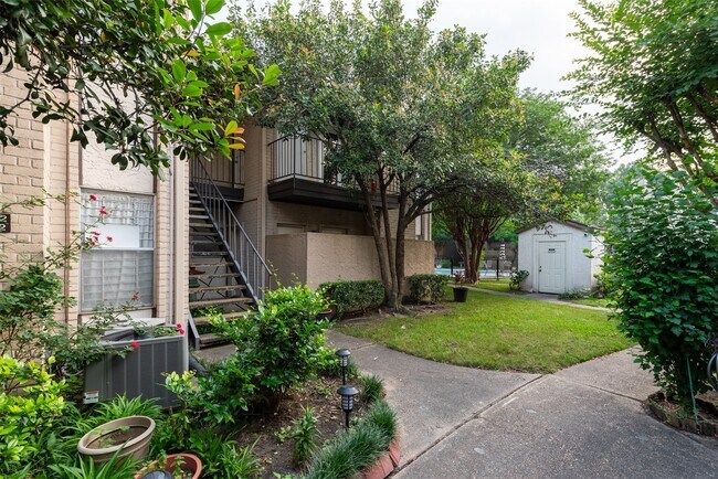 Building Photo - 2021 Spenwick Dr