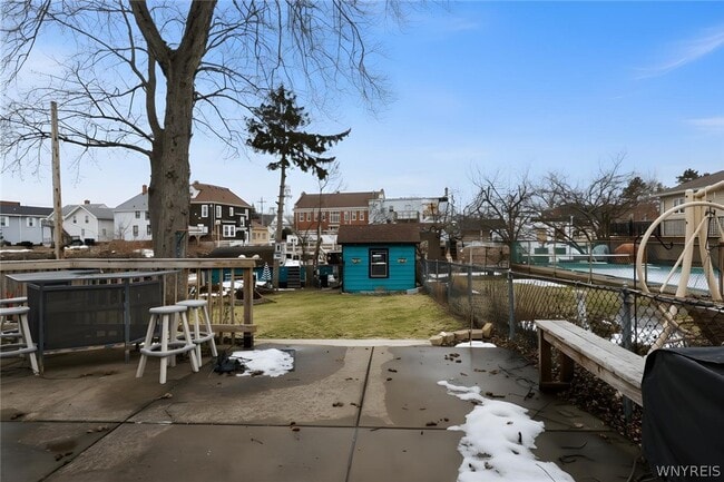 Building Photo - 8726 Point Ave