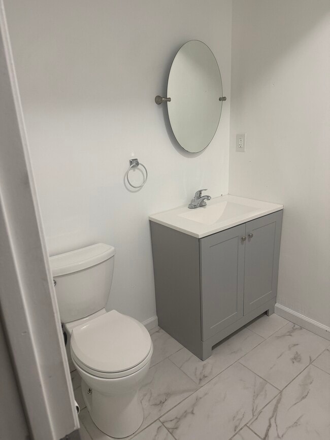 Building Photo - 245 Hayes St