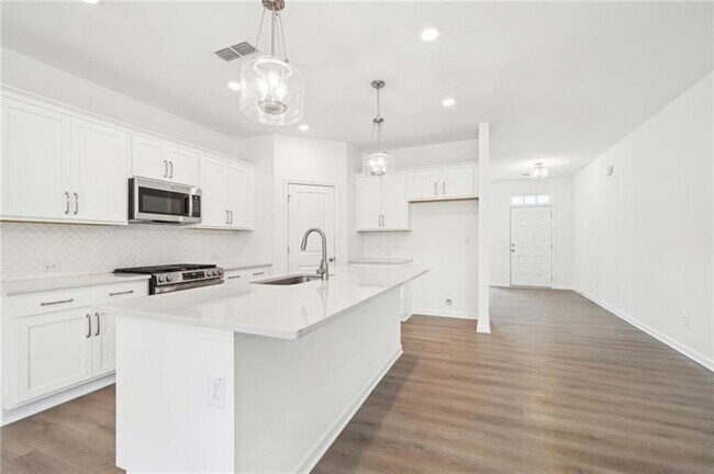 Building Photo - 536 Silverleaf Trl