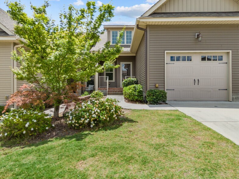 Building Photo - 118 Cypress Cir