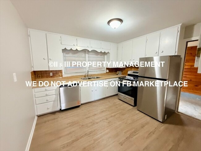 Building Photo - 315 W North Ave