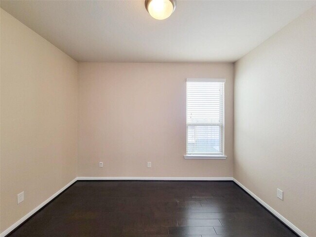 Building Photo - "Charming 3-Bed, 2-Bath Retreat in Humble, TX – Your Perfect Home Awaits on Justin Ridge Ln!"