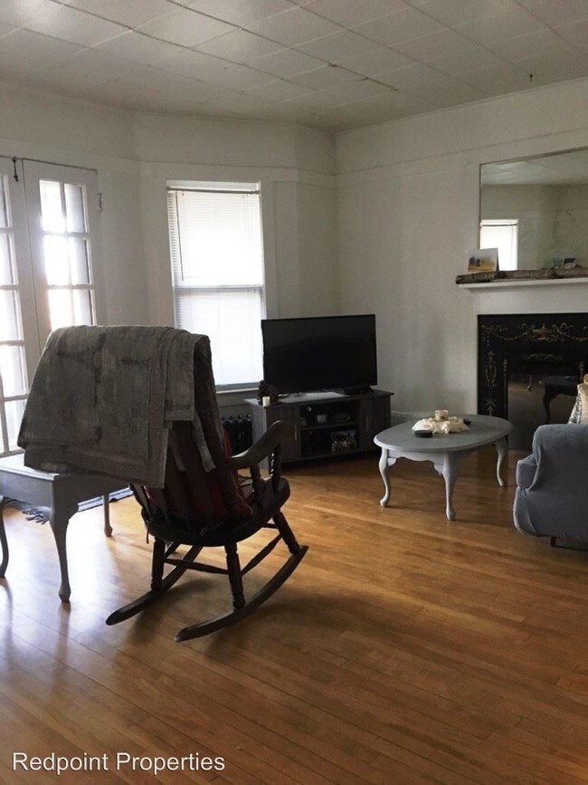 Building Photo - 715-719 Broadway N