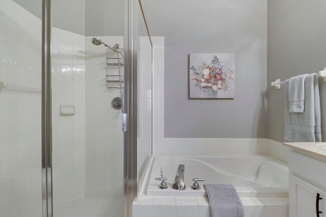 Building Photo - 8400 Mulligan Cir