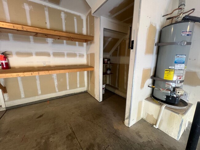 Building Photo - 3 Bed, 2.5 Bath home with Solar Panels!