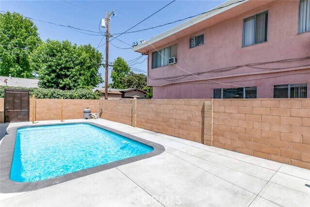 Building Photo - 6545 Coldwater Canyon Ave