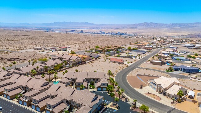 Building Photo - 3 BR + Bonus, Fully furnished, Includes Ut...