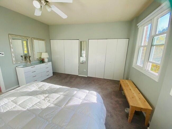 Building Photo - 2901 N Wolcott Ave