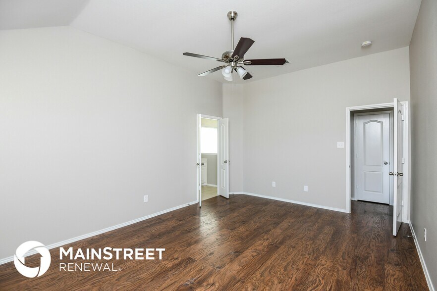 Building Photo - 5202 Ambassador Dr