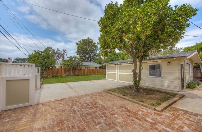 Building Photo - 306 N Shaffer St