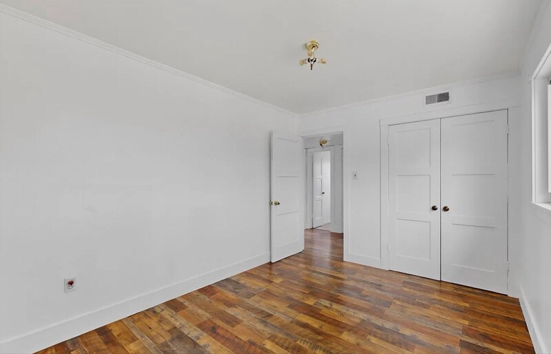 Building Photo - 3216 Villa St