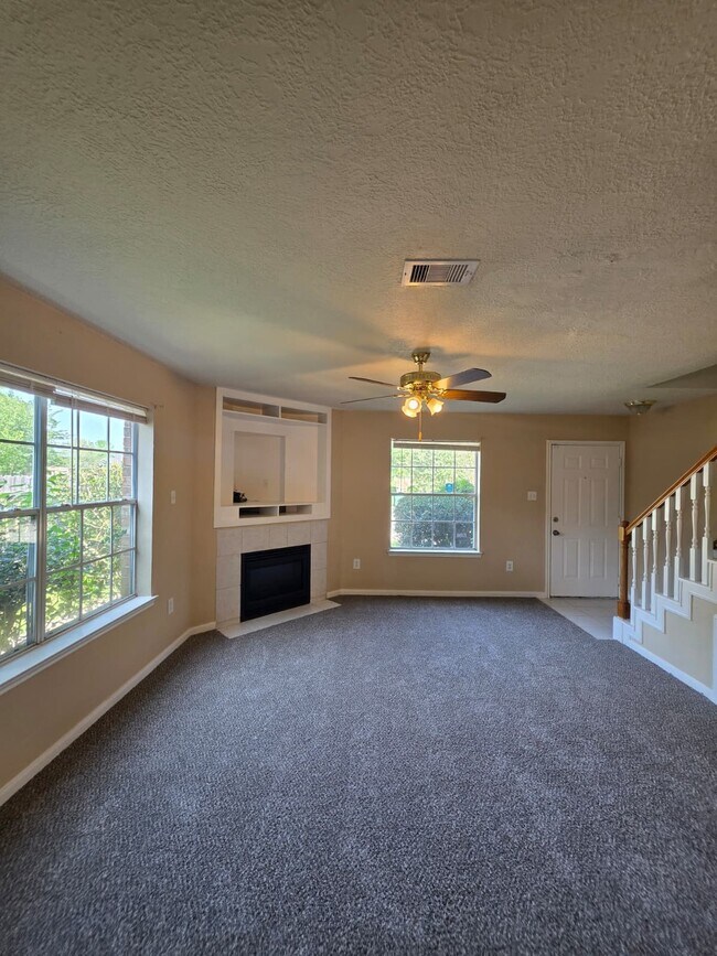 Building Photo - 24023 Strong Pine Dr