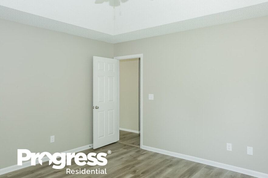 Building Photo - 1004 Ayrshire Ln