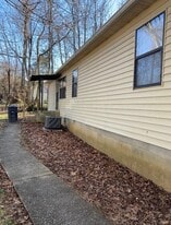 Building Photo - 1013 Crescent Dr