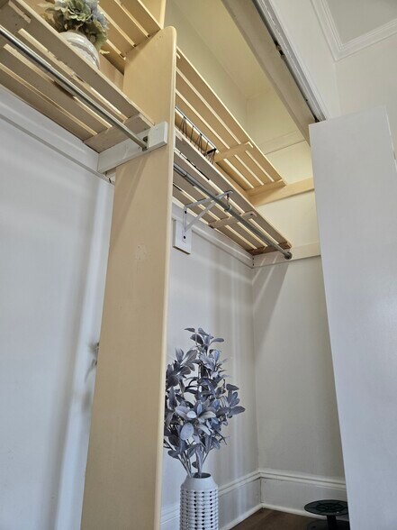 Building Photo - 100 Melvin Ave