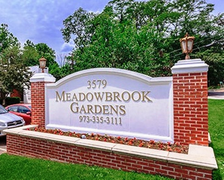 Primary Photo - Meadowbrook Gardens