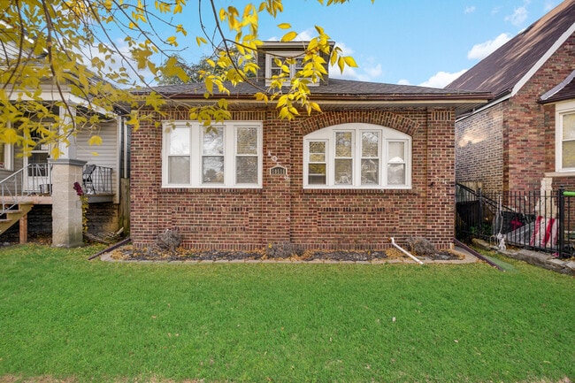 Primary Photo - 10516 S Eggleston Ave