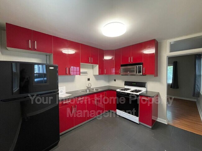 Building Photo - 2110 Cavanaugh Ave SE