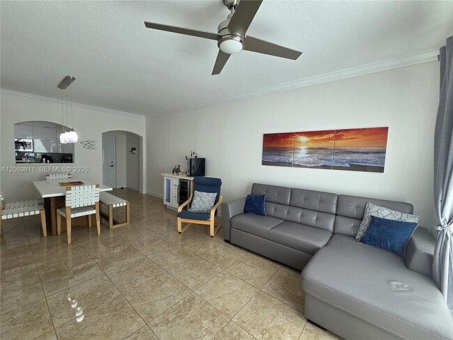 Building Photo - 9172 Collins Ave
