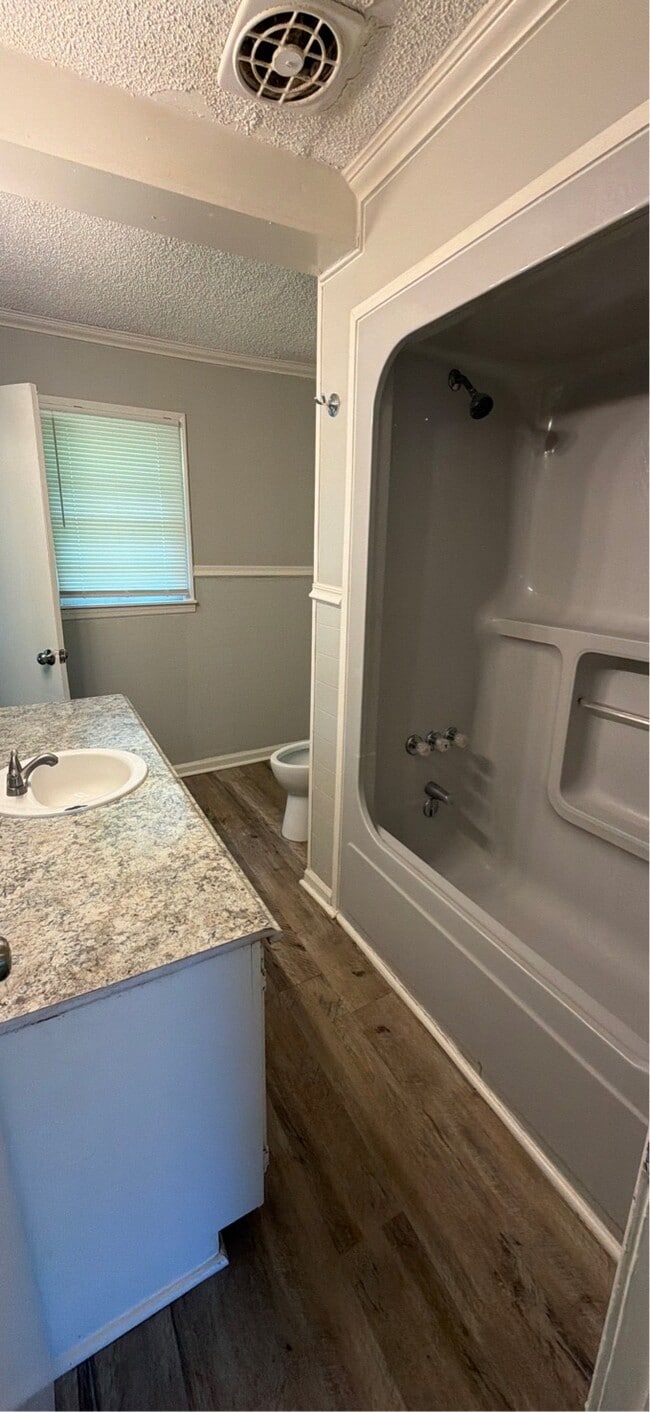 Building Photo - 3058 Boswell Dr NW