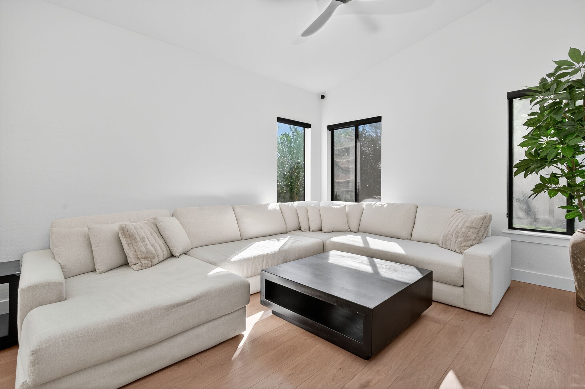 Building Photo - 7449 E Whistling Wind Way