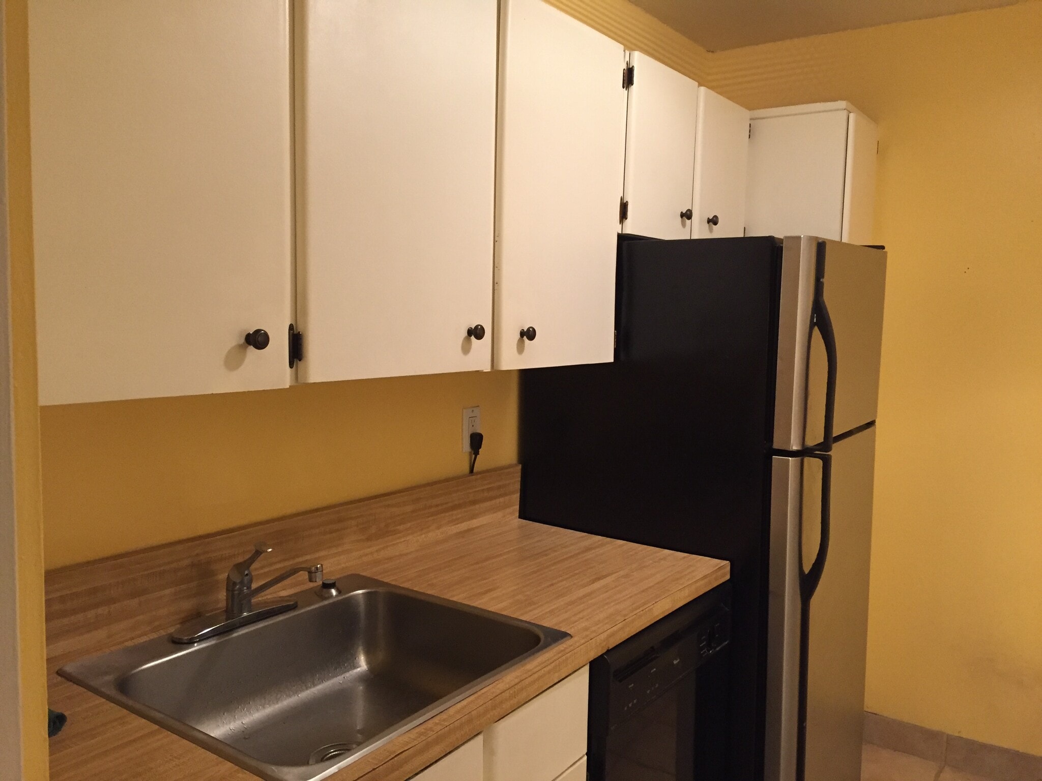 Kitchen left - 412 Benedict Ave