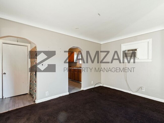 Building Photo - 7583 Hudson Ave