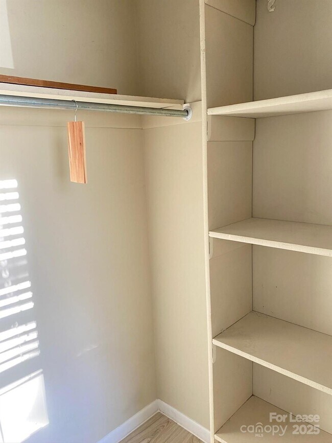 Building Photo - 6130 Heathstone Ln