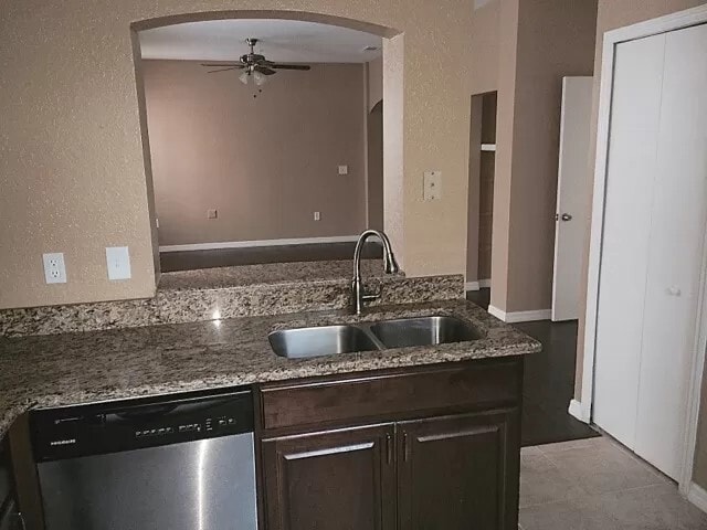 Building Photo - 103 Vista Verdi Cir