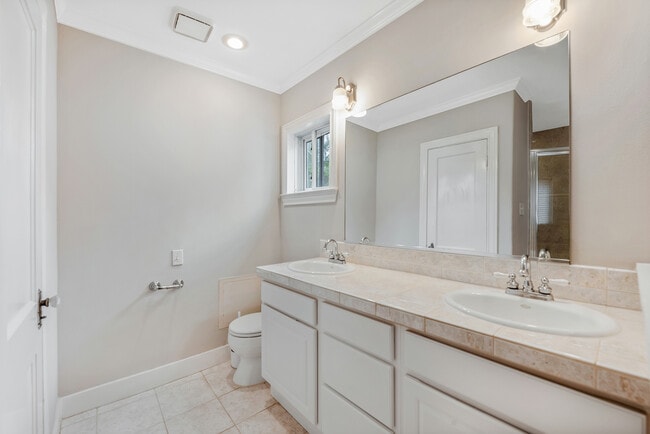 Building Photo - 1609 Driscoll St