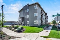 Building Photo - 1 bedroom Kingwood Loft apartments!