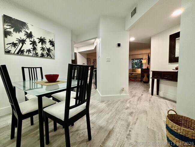 Building Photo - 12692 Shoreline Dr