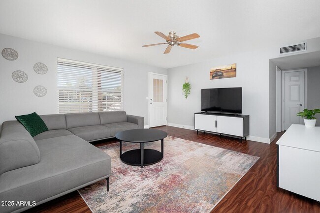 Building Photo - 307 W Piute Ave