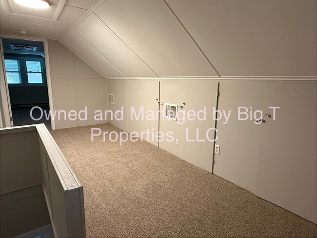 Building Photo - Family Home in Wilmington