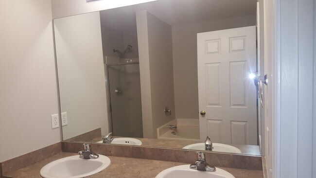 Building Photo - 182 Cherry Laural Lane