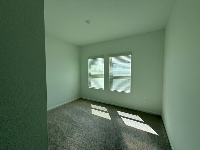 Building Photo - 3267 Zuni Rd