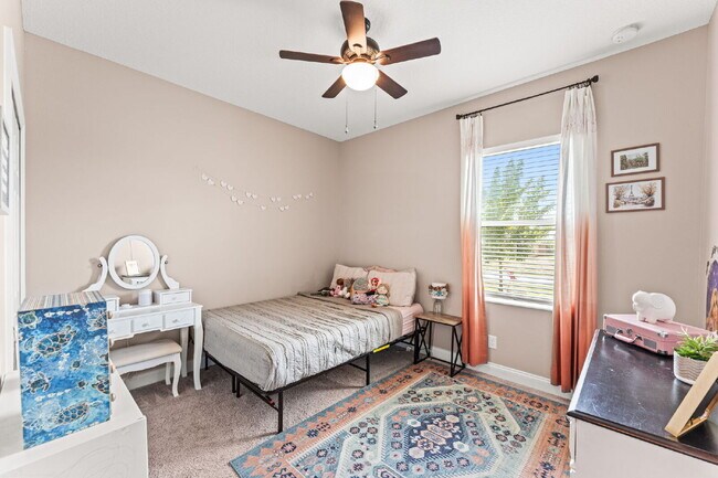 Building Photo - 3/2, fully fenced single family home in NW...