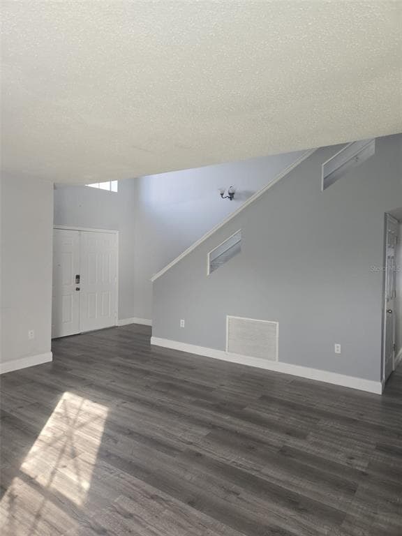 Building Photo - 2500 Jasmine Trace Dr