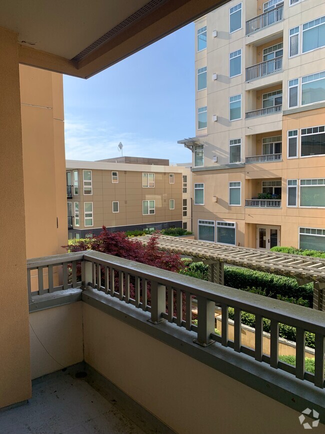 Building Photo - 108 2nd Ave S