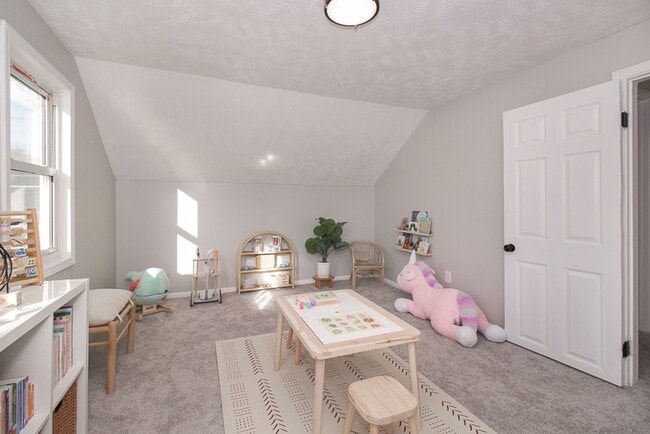 Building Photo - 3 bedroom 3 bathroom Single Family Home